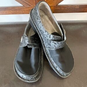 Alegria Dena slip on shoe embossed standing walking work healthcare size 37 us 7